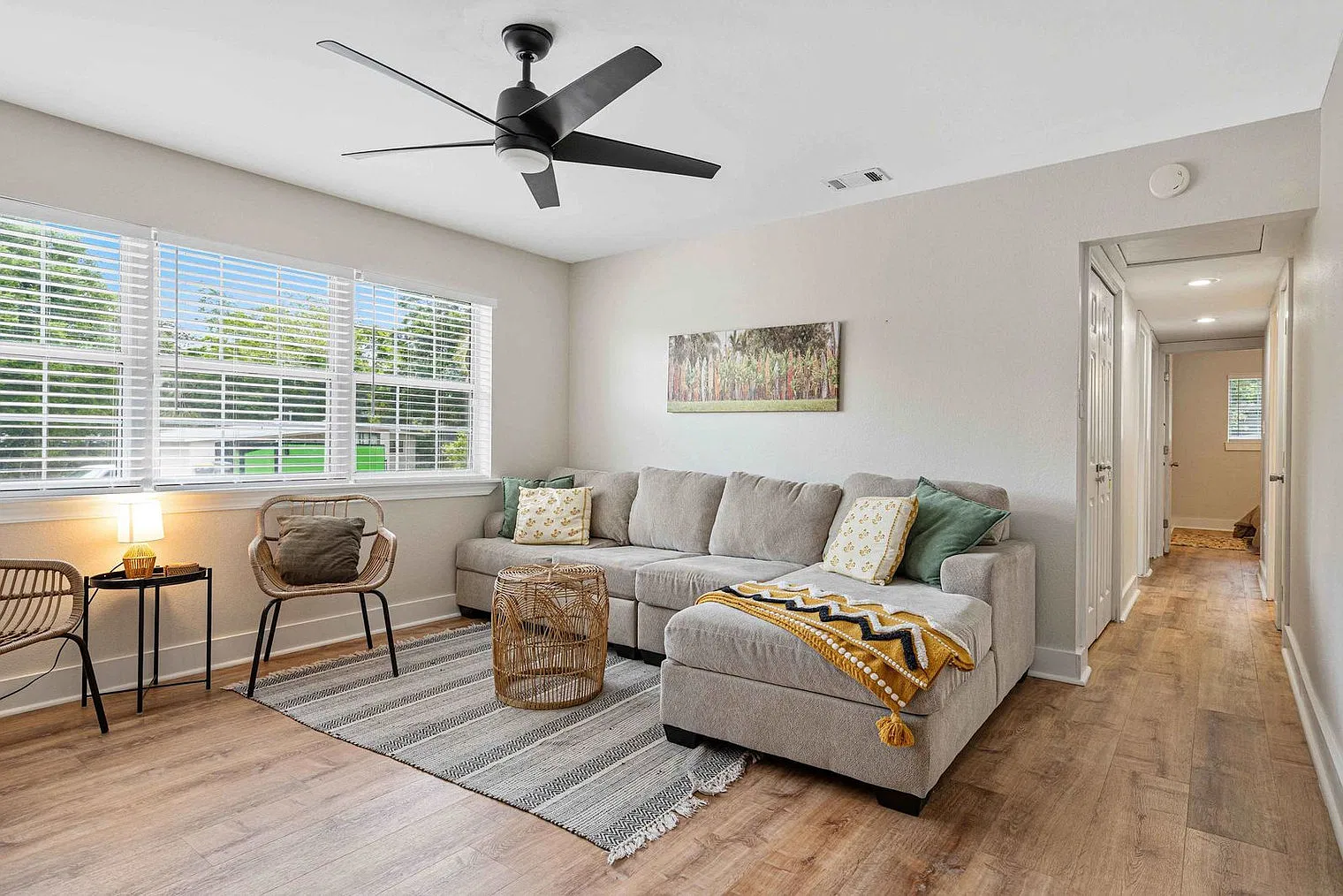 4 bed, 3.0 bath, 2098 sqft, $4,000 — Photo 4