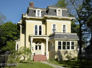 305 Stuart Ave, Kalamazoo, MI 49007