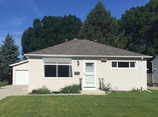1326 9th St N, Fargo, ND 58102