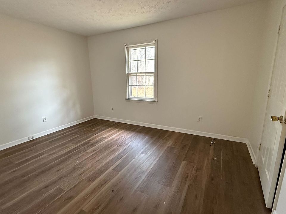 2nd image of 365 Fowler Dr #367