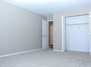 299 Walnut St #58, Mundelein, IL 60060