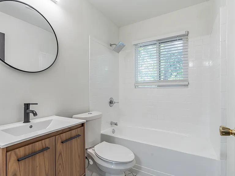 740 Mozley Dr SE #C8 — Photo 11