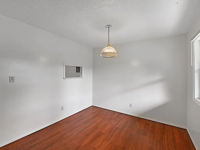 Sherwood Forest Apartments — Photo 58