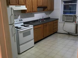 653 10th St, Saint Albans, WV 25177