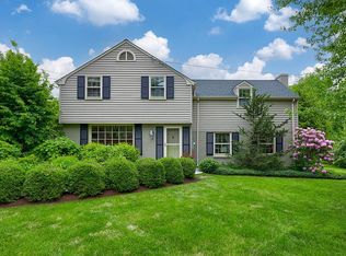 1948 Pine Dr, Lancaster, PA