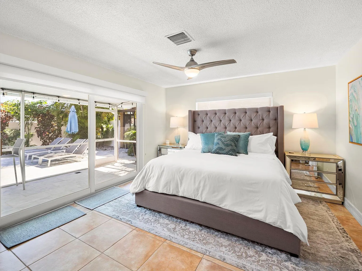 2 bed, 2.0 bath, 1400 sqft, $4,500 — Photo 2