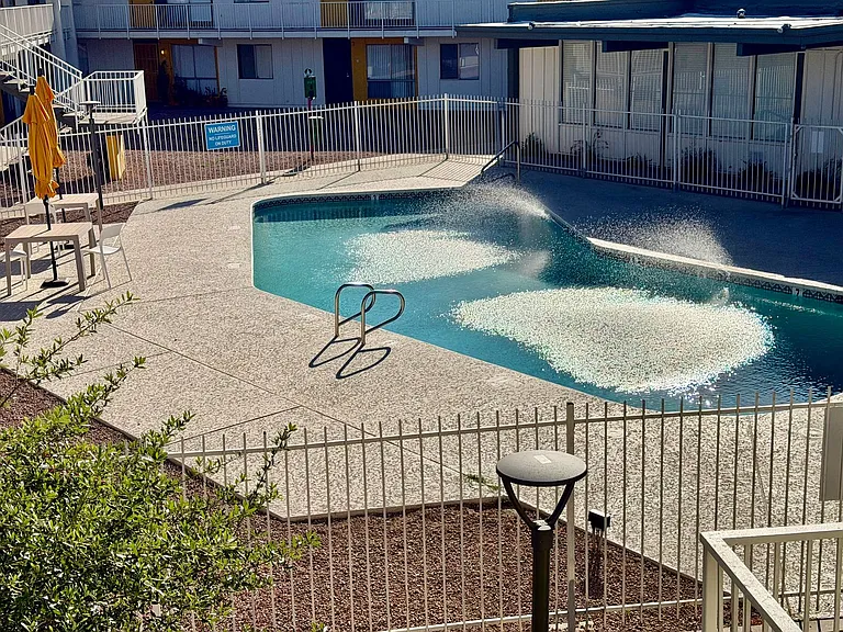 Park West Apartments — Photo 37