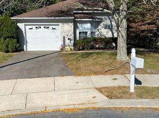 11 Bellwood Ct, Barnegat, NJ 08005