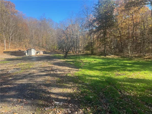 987 Dilltown Heights Rd, Dilltown, PA 15929