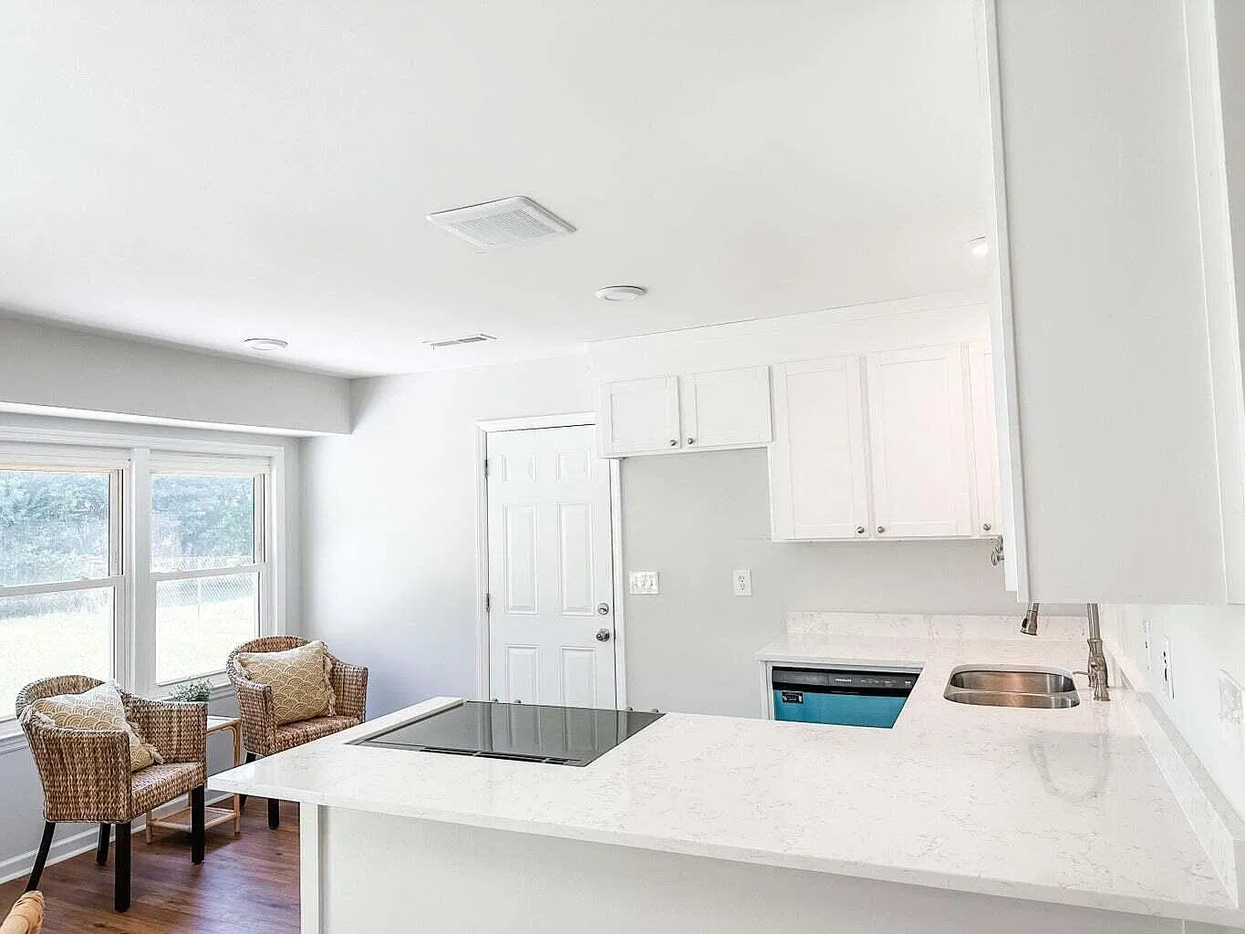 4 bed, 1.5 bath, 1129 sqft, $1,850 — Photo 4