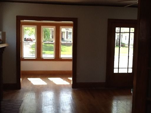 4th image of 39 S Edgehill Ave