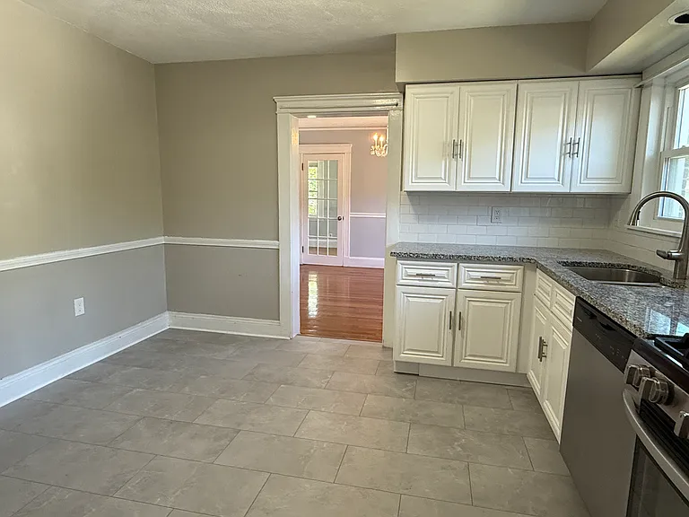 1639 Washington St — Photo 9