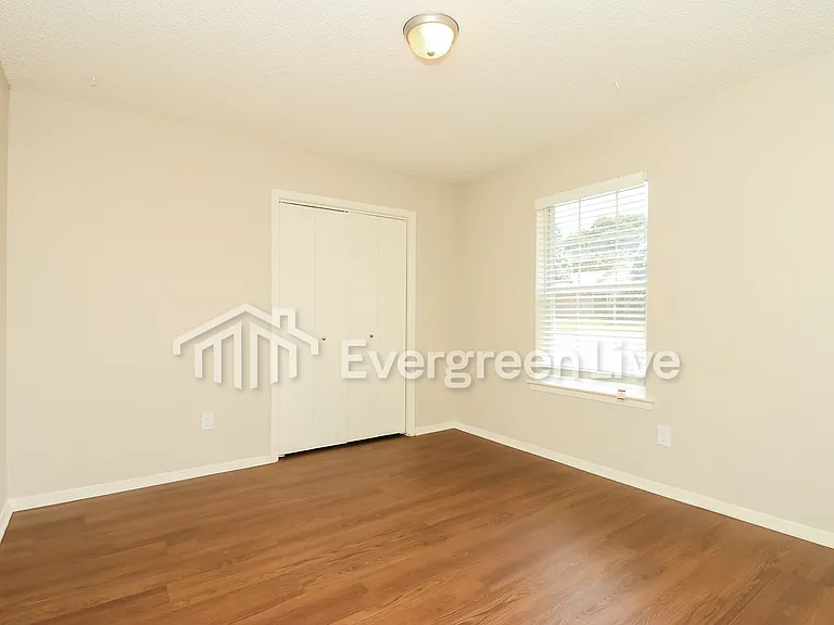 2417 Meadow Vw — Photo 16