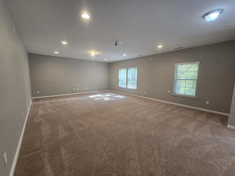 3917 Valley Side Ct — Photo 17