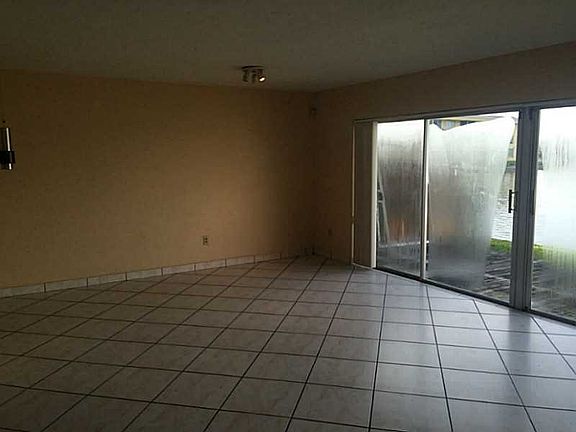 3rd image of 1290 NE 191st St #1290