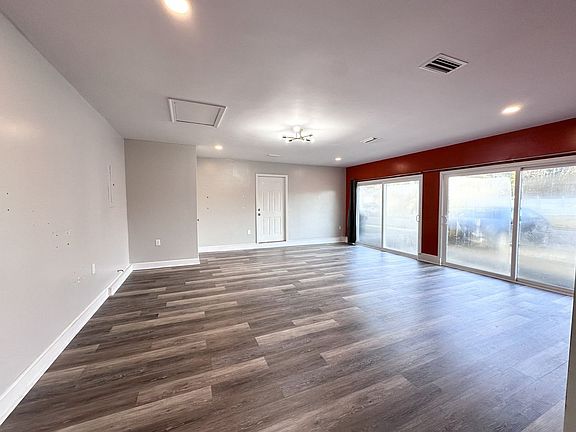 5th image of 3001 Glastonbury Dr