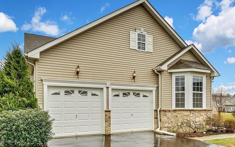 1st image of 712 Michael Ct