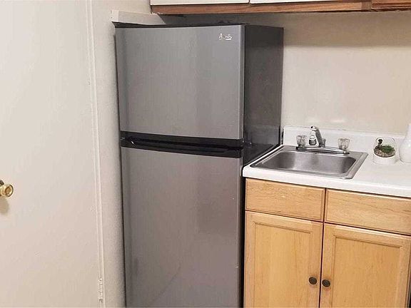 3rd image of 84-50 169th St #119