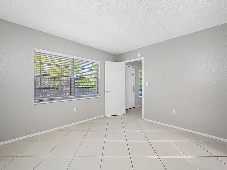 KC Flats Apartments — Photo 59