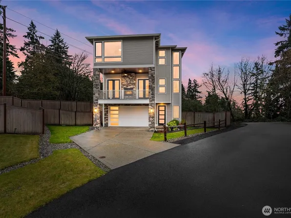 3853 95th Avenue E, Edgewood, WA 98371