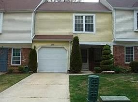 1st image of 20 Bradford Dr