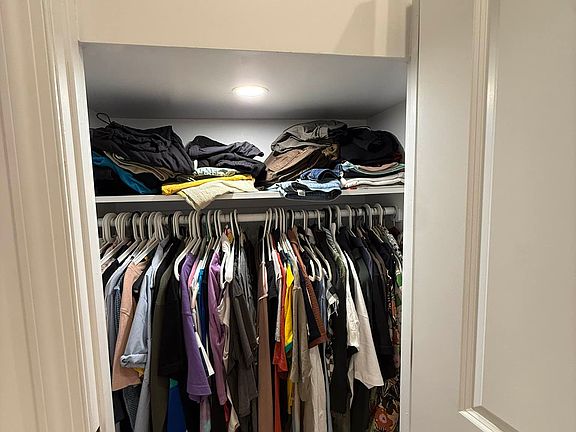 3rd image of 253 Jefferson Ave APT 8