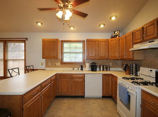 608 Laurel Dr, Saint Joseph, IL