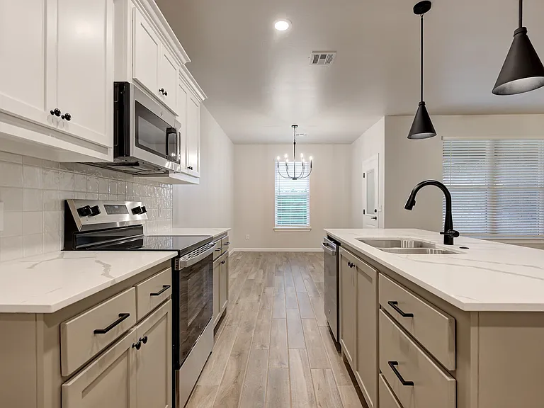 2298 E Sooner Rd — Photo 16