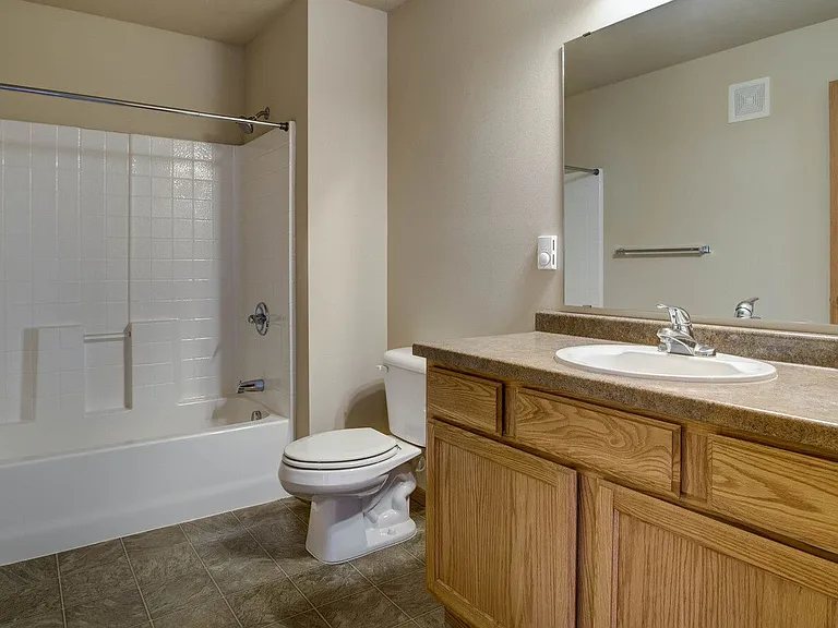 Hawk Pointe Apartments — Photo 15