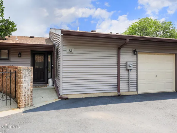 52 Eastport Court, Red Bank, NJ 07701