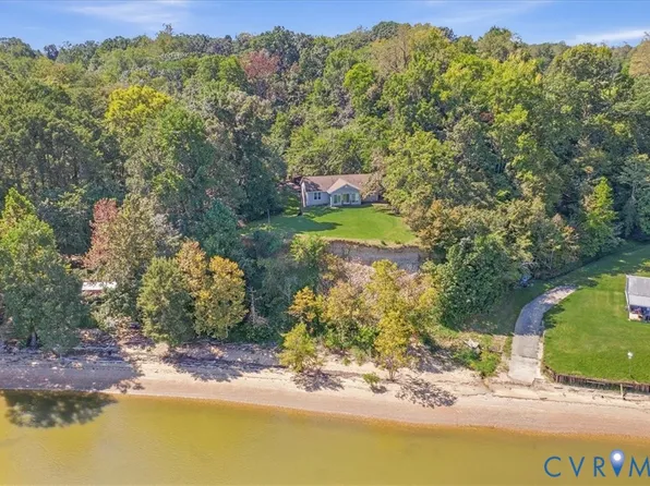 1563 Sunken Meadow Rd, Spring Grove, VA 23881