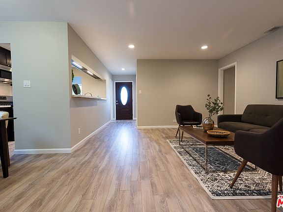 5th image of 8031 White Oak Ave