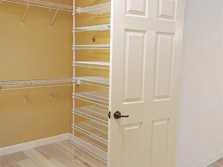 4031 Santa Barbara Dr — Photo 27