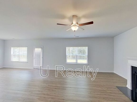 3rd image of 4509 Cecilia Ln