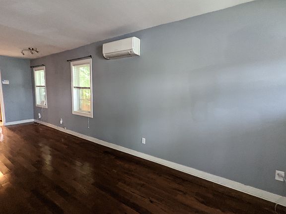 4th image of 3305 P St