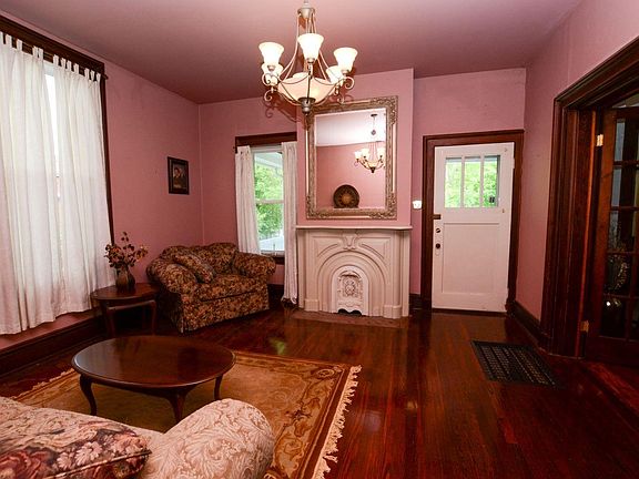 4th image of 8269 Woodbine Ave