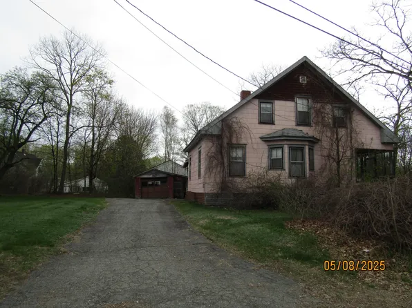 8 Water Street, Milo, ME 04463