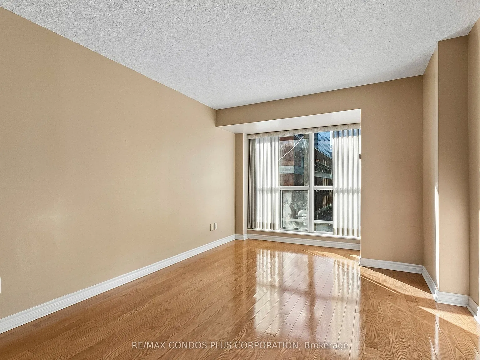 3 bed, $3,600 — Photo 2