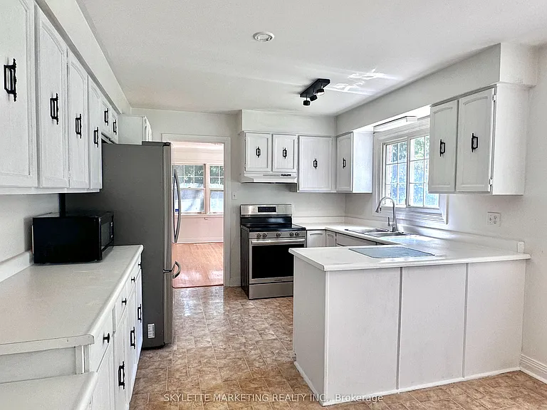 8 Blue Grass Dr — Photo 12