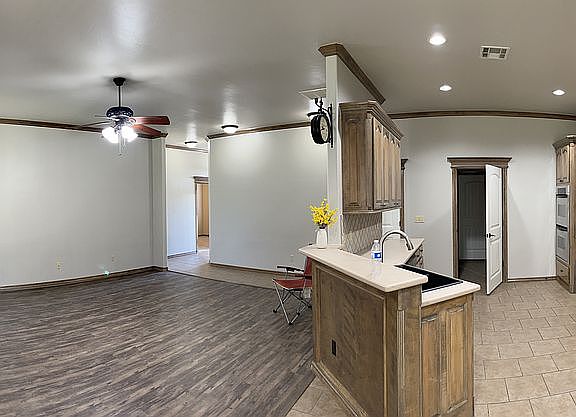 5th image of 546 W Chickasaw Court Way