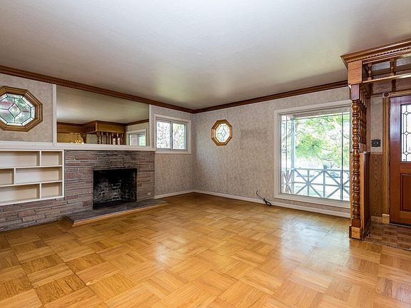 3rd image of 2159 McGarvey Ave