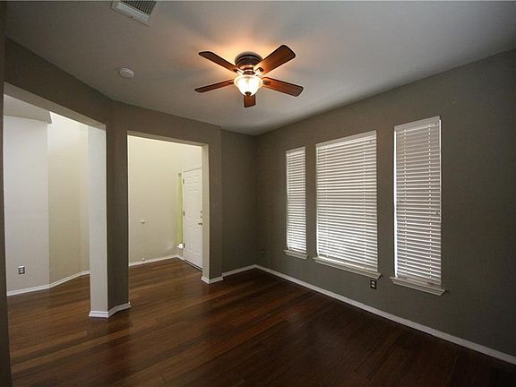 5th image of 717 Leann Ln