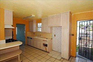 2nd image of 891 41st St