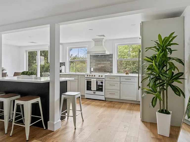 142 Honeyman Ave — Photo 3