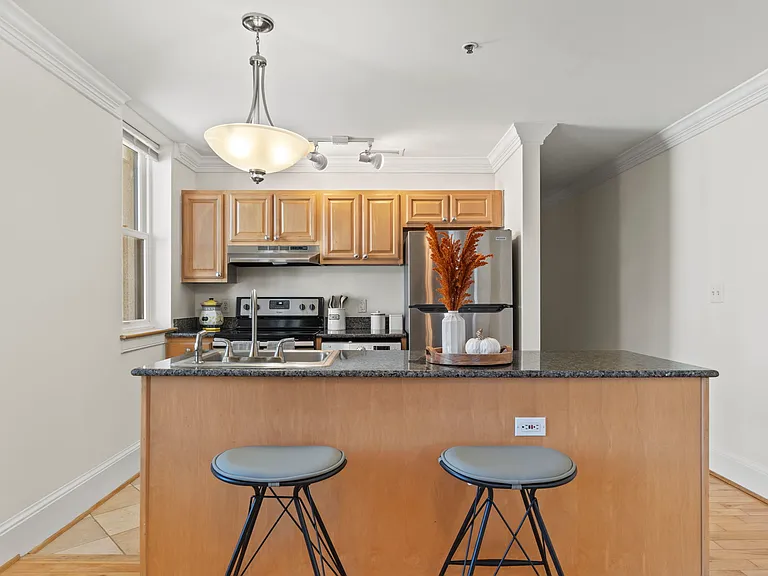 Warder Mansion — Photo 12