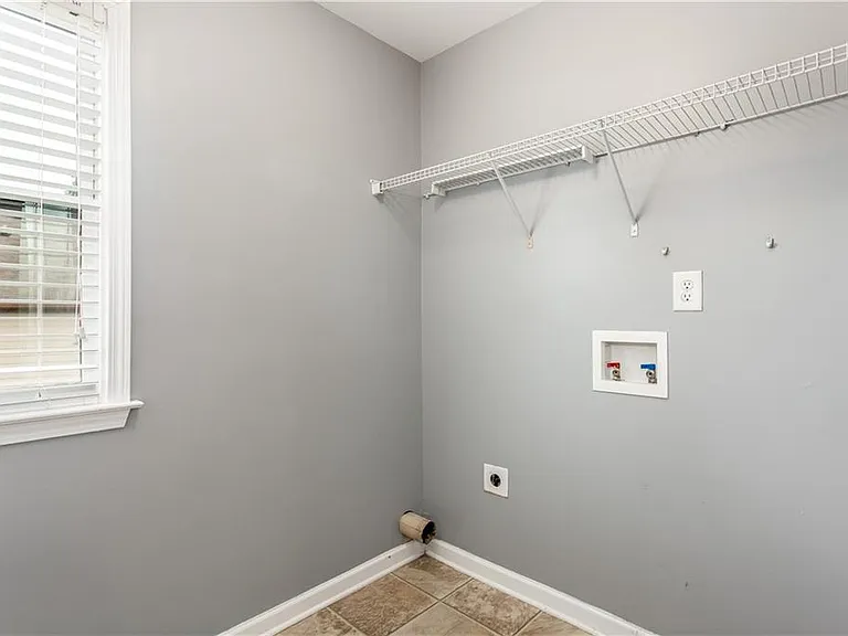 1345 Winshire Cv — Photo 24
