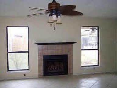 2nd image of 1604 Lincolnshire Way