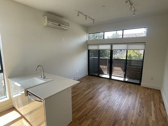 5th image of 132 N Alvarado St #4