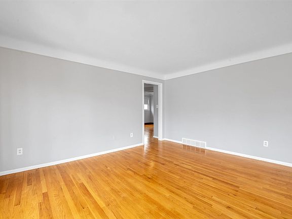 5th image of 24512 Star Valley Dr