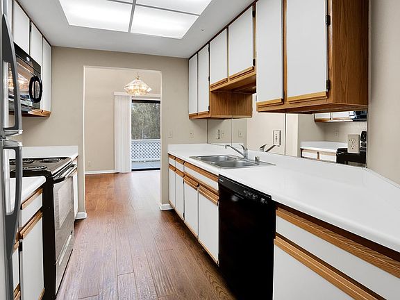 5th image of 2603 Willowbrook Ln Unit 34